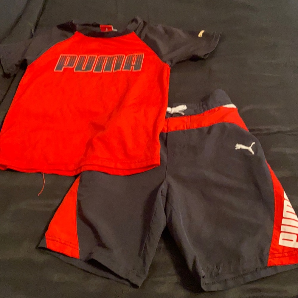 4T red/black Puma outfit